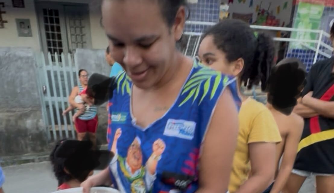 Sopão Solidário do Instituto Josefa Alves leva alimento, esperança e alegria a cerca de 200 famílias no Conjunto Padre Cícero