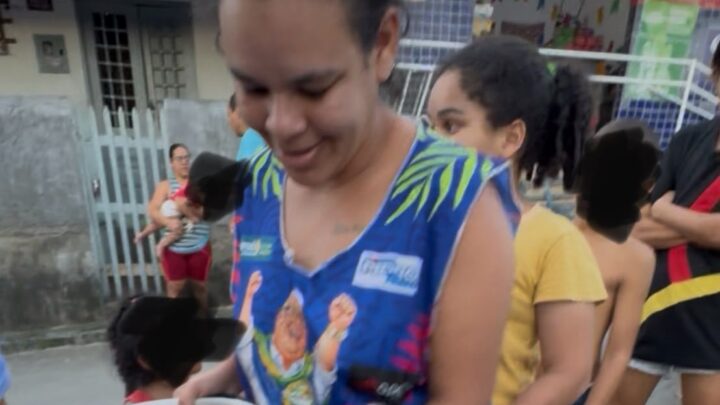 Sopão Solidário do Instituto Josefa Alves leva alimento, esperança e alegria a cerca de 200 famílias no Conjunto Padre Cícero